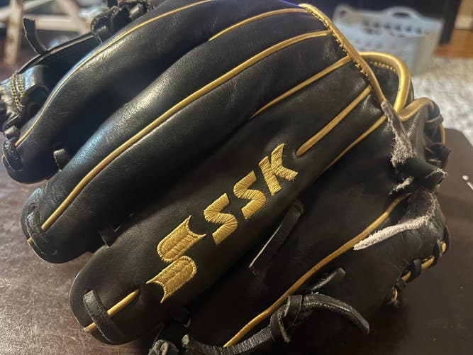 2025 SSK Z7 RH Infield Baseball Glove 11.5" (Used)