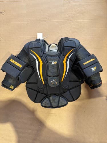 Junior Small / Medium Vaughn Velocity V7 Goalie Chest Protector (Used)