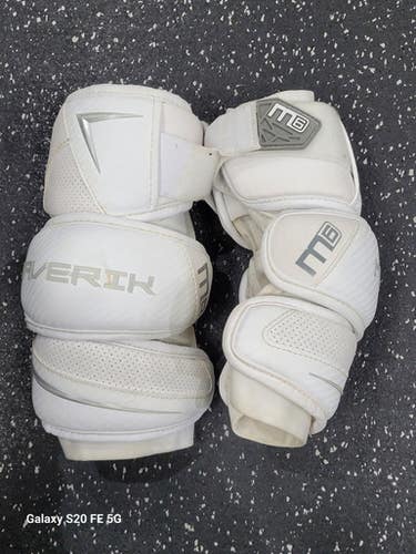 Used Maverik M6 ARM PADS Lacrosse Arm Pads/Guards White LG 11849-S000043305