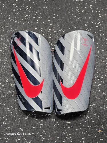 Used Nike Soccer Shin Guards Adult Grey MD 11849-S000043342
