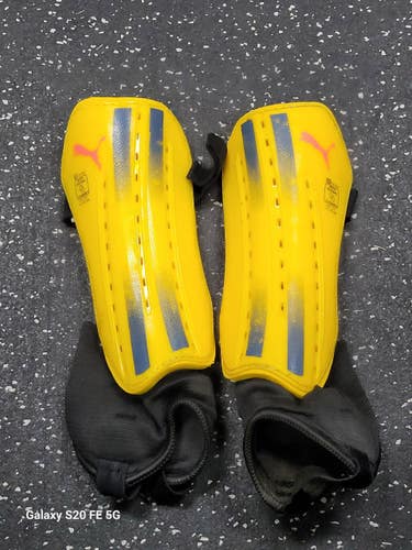 Used Puma Soccer Shin Guards Junior Yellow MD 11849-S000043344