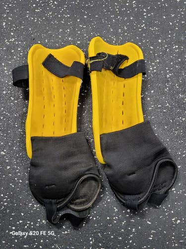 Used Puma Soccer Shin Guards Junior Yellow MD 11849-S000043343