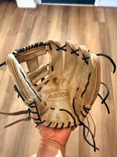Wilson A2000 RH Infield Softball Glove 11.75" (Used)