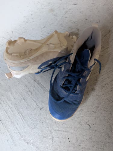 New Balance Blue Men's Size M 7.0 (W 8.0) Adult New Balance Molded Cleats (Used)