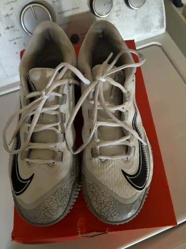 White Men's Size M 8.0 (W 9.0) Nike Force Zoom Trout 4 Turf (Used)