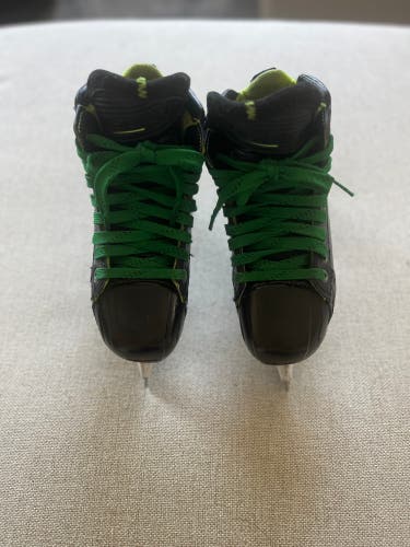2024 Bauer Elite Hockey Goalie Skates Regular Width Size 3 (Used)