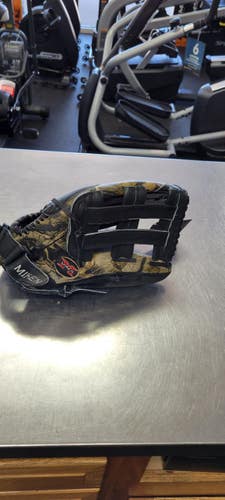 Miken CAMO CS140 BB/SB Glove RH Throw Black 14" 11497-S000160857