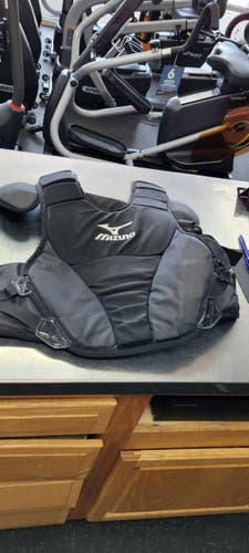 Used Mizuno SAMURAI 15 INTERMEDIATE Catchers Chest Protector Black Intermed 11497-S000160744