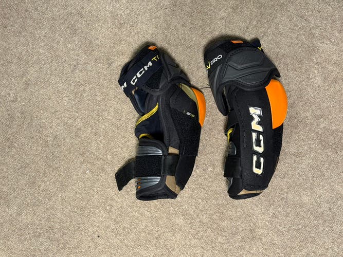 Senior Medium CCM Tacks AS-V Pro Elbow Pads (Used)