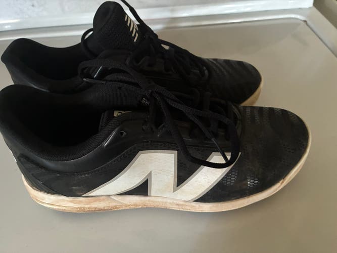 Black Men's Size M 6.0 (W 7.0) New Balance 4040v7 Turf Cleats (Used)