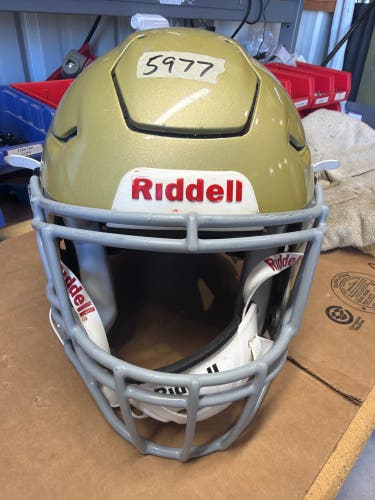 USED RIDDELL FLEX ADULT HELMET - MEDIUM - VEGAS GOLD