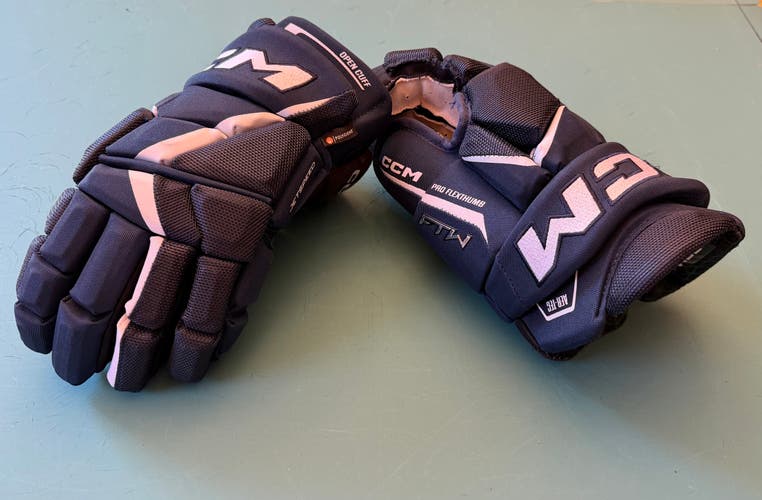 CCM JetSpeed FTW Gloves 14" Navy (Used)