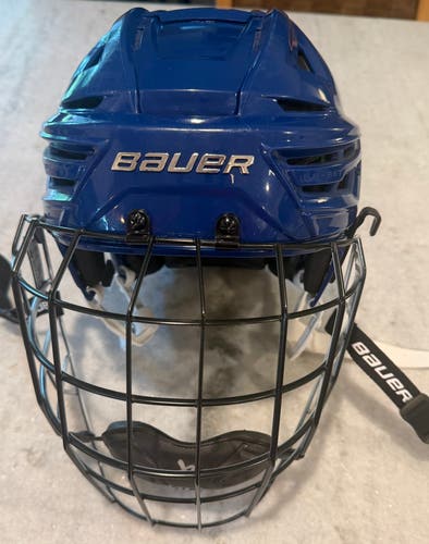 Large Bauer Re-Akt 155 Helmet (Used)