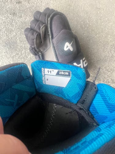 Bauer Vapor Volt Gloves 11" (Used)