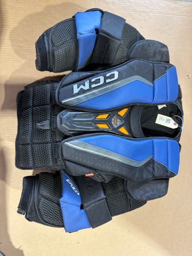 Intermediate Large CCM EFlex 6 Goalie Chest Protector (Used)