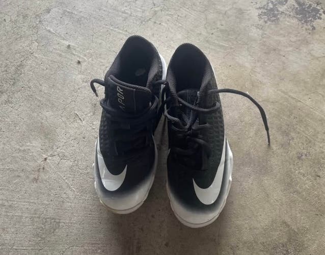 Unisex 1Y (Big Kids / Youth) Nike Molded Cleats (Used)