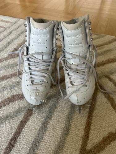 Jackson Ultima Freestyle Figure Skates B Adult 6.5 (Used)