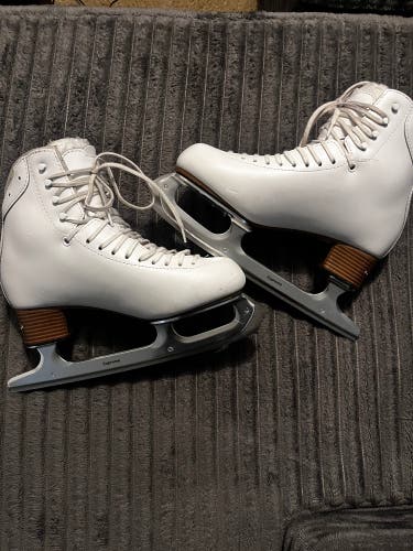 8.5 Jacksons Supreme 5300 Boots w/ Matrix Supreme Blades