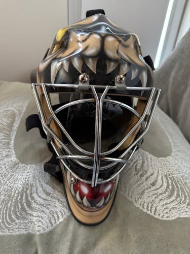 Senior Ollie Medium Goalie Mask with custom Bulldog paint job (used)