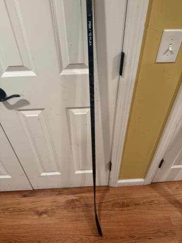 Senior Bauer Proto-R Right Handed Hockey Stick P92 70 Flex (Used)