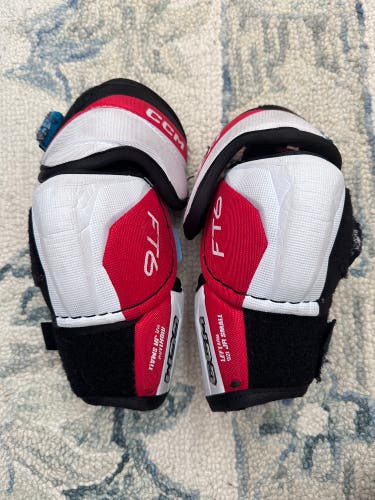 Junior Small CCM JetSpeed FT6 Elbow Pads (Used)