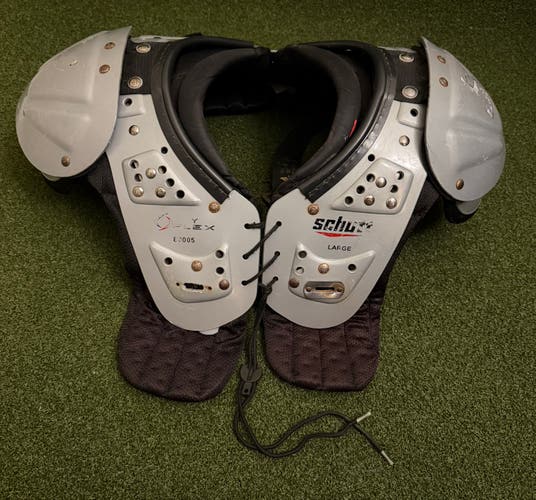 SCHUTT  Y-Flex All-Purpose Youth L Football Shoulder Pads (95173)