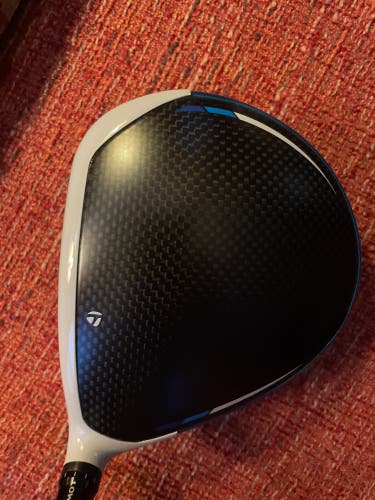 Men's 2025 TaylorMade SIM2 Max Right Handed Driver Regular Flex 10.5 Loft Graphite Shaft 45.75.MINT!