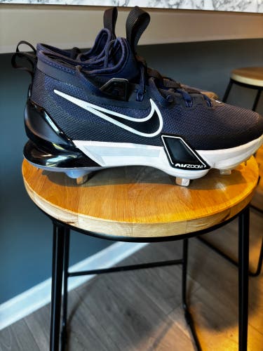 Black Women's Size M 6.0 (W 7.0) Nike (New)