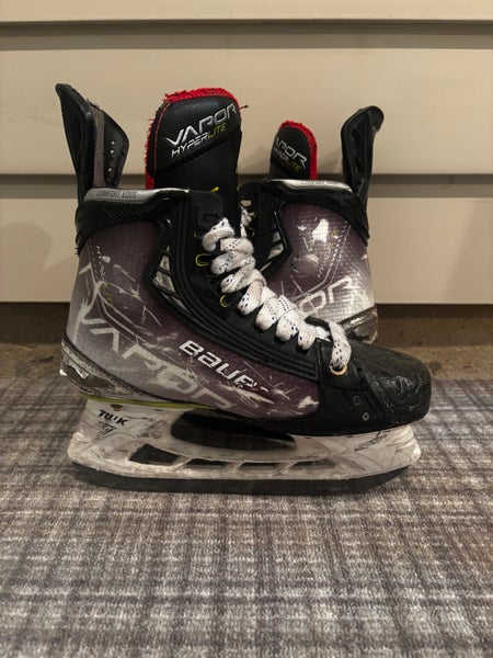 Used Intermediate Bauer Size 4.5 Vapor Hyperlite Hockey Skates