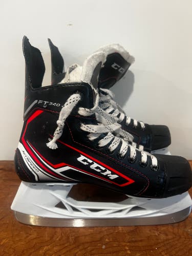 2017 CCM JetSpeed FT340 Hockey Skates Size 5 (Used)