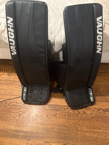 30" Vaughn Ventus SLR3 Goalie Leg Pads (Used)