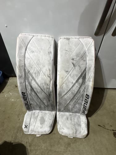 Bauer Vapor X5 Pro goalie pads