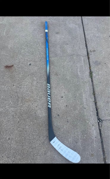 Senior Bauer Vapor Hyperlite 2 Left Hand Hockey Stick P28 77 Flex (Used)