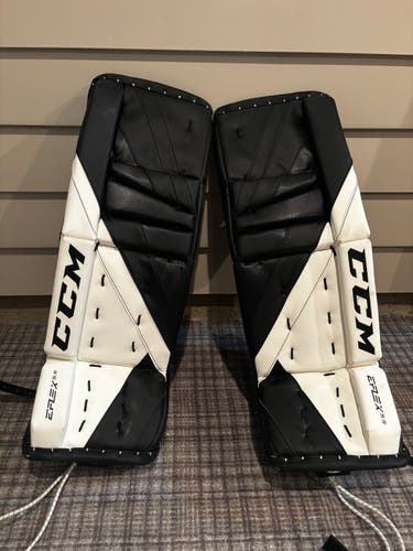26" CCM Extreme Flex 5.5 Goalie Leg Pads (Used)