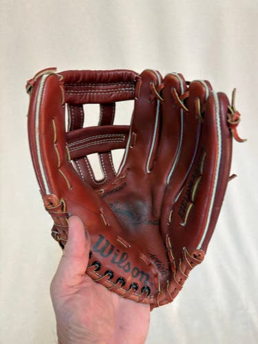 Outfield RH Wilson Fieldmaster Baseball Glove (Used)