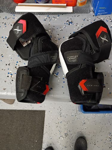 Senior Medium Bauer Vapor XLTX Pro Elbow Pads (Used)