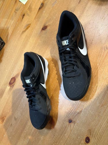 Black Men's Size M 10.5 (W 11.5) Nike Turf Cleats (Used)
