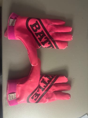 High School XL Battle Football Gloves (Used)