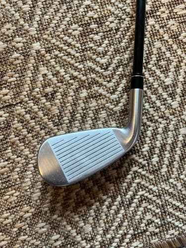 2 iron TaylorMade Sim DHY Right Handed Stiff Flex Graphite Shaft (Used)