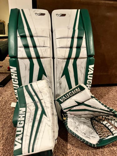 34" Vaughn V9 Pro Carbon Regular Goalie Full Set (Used)