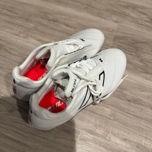 White Men's Size M 10.0 (W 11.0) Adult New Balance Burn X4 Low Top (New)