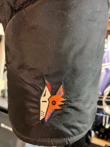 Arizona Coyotes NHL Men's Senior XL Bauer Pro Hockey Pants Pro Stock (Used)
