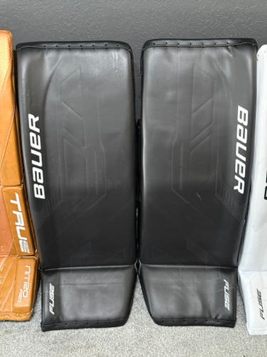 USED Bauer Fuse Small Goalie Leg Pads - 33+1.5
