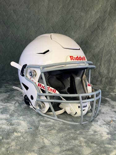 Youth Small Riddell SpeedFlex Helmet (Used)