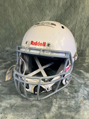 Youth XS Riddell Victor Helmet (Used)