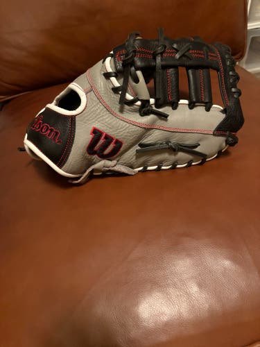 Wilson A1000 RHT First Base Baseball Mitt /Glove 12.5" (New)