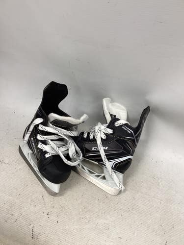 Used CCM TACKS 9040 Youth Hockey Skate Youth 06.0 11851-S000050745