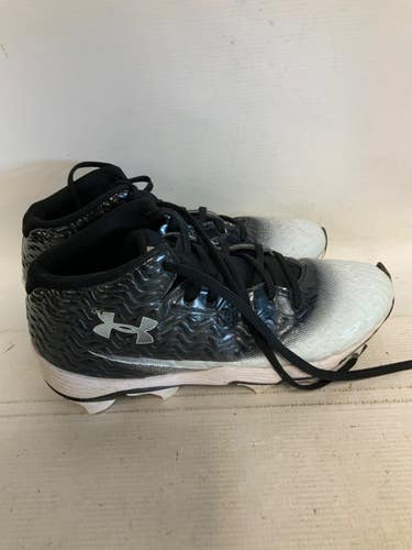 Used Under Armour Adult FB Cleats Black And White Senior 6.5 11823-S000041518