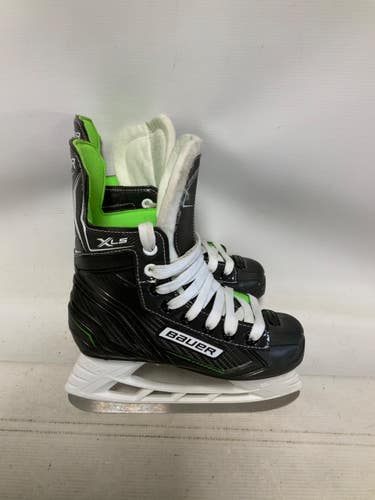 Used Bauer XLS Junior Hockey Skate Junior 02 11823-S000041496