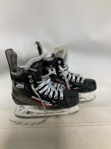 Used Bauer VAPOR X3 Intermediate Hockey Skate Intermediate 4.5 11823-S000041481